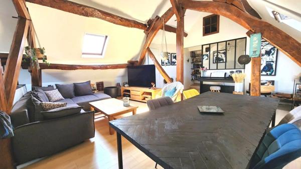 Vente                                                      Appartement
                        
                     5 pièces                      104 m2                     à Beynes