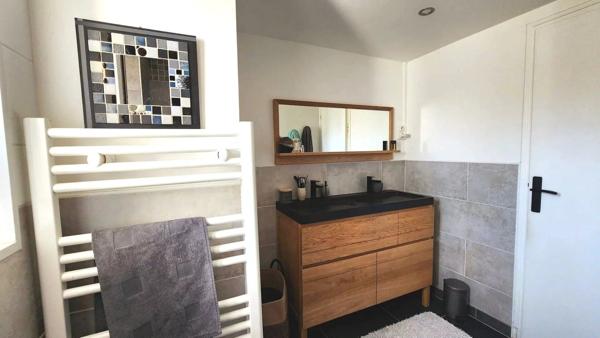 Vente                                                      Appartement
                        
                     5 pièces                      104 m2                     à Beynes