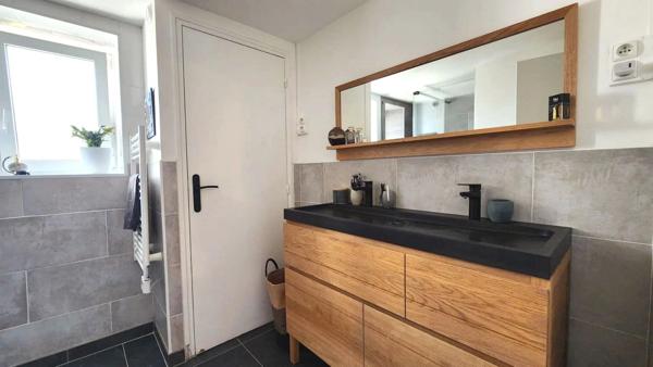 Vente                                                      Appartement
                        
                     5 pièces                      104 m2                     à Beynes