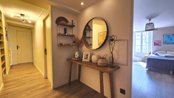 Vente                                                      Appartement
                        
                     5 pièces                      104 m2                     à Beynes