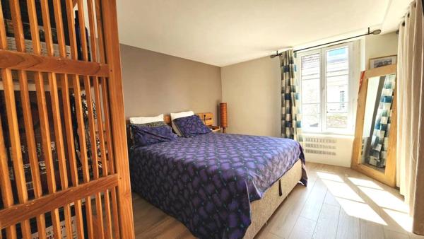 Vente                                                      Appartement
                        
                     5 pièces                      104 m2                     à Beynes