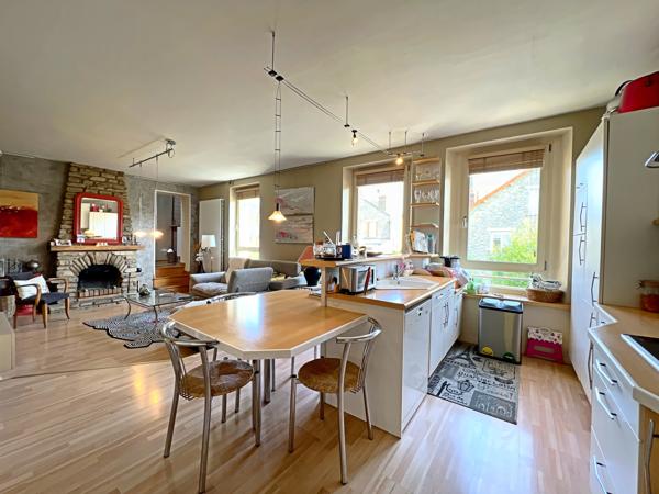 Maison des années 30 avec jardin arboré, garage et double terrasse – Quartier Sacré-Cœur à Rennes