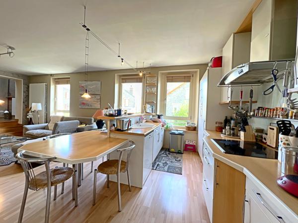 Maison des années 30 avec jardin arboré, garage et double terrasse – Quartier Sacré-Cœur à Rennes
