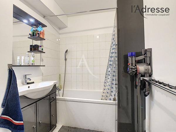 Appartement Nanterre STUDIO de 33 m2/Cave/Parking