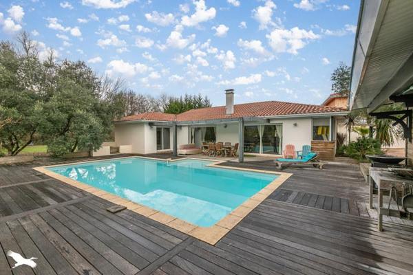 Maison à vendre |  Salles |  8 pièces | 270 m²