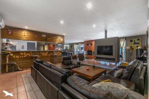 Maison à vendre |  Salles |  8 pièces | 270 m²