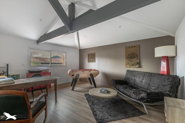 Maison à vendre |  Salles |  8 pièces | 270 m²