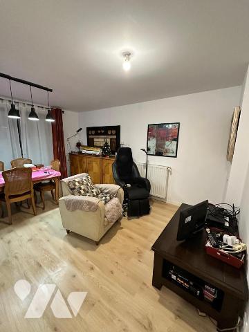 Proche toutes commodités confortable maison contemporaine sur terrain clos d'environ 320 m²