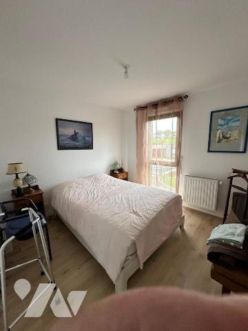 Proche toutes commodités confortable maison contemporaine sur terrain clos d'environ 320 m²