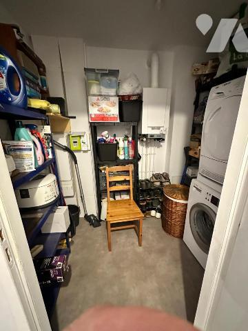 Proche toutes commodités confortable maison contemporaine sur terrain clos d'environ 320 m²