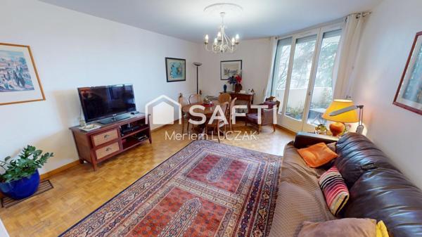 RARE À POISSY – 96 m² lumineux, 3 chambres, terrasse, parking, cave, à deux pas de la gare.