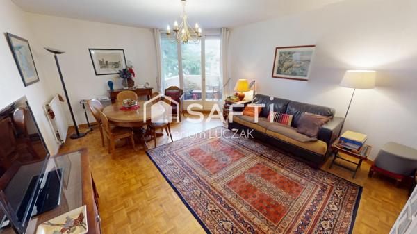 RARE À POISSY – 96 m² lumineux, 3 chambres, terrasse, parking, cave, à deux pas de la gare.