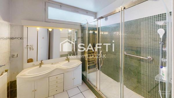 RARE À POISSY – 96 m² lumineux, 3 chambres, terrasse, parking, cave, à deux pas de la gare.