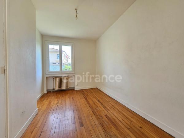 Maison à vendre 4 pièces avec jardin et garage PANISSIERES (42)