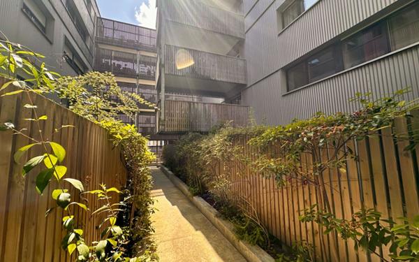 Appartement à vendre    4 pièces • 80,38 m2 Bordeaux