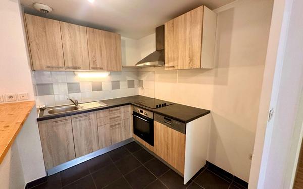 Appartement à vendre    4 pièces • 80,38 m2 Bordeaux