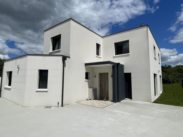 BOUGUENAIS LES COUËTS – MAISON CONTEMPORAINE D’EXCEPTION – 185 m² – 4 CHAMBRES – TERRAIN 2 400 m²