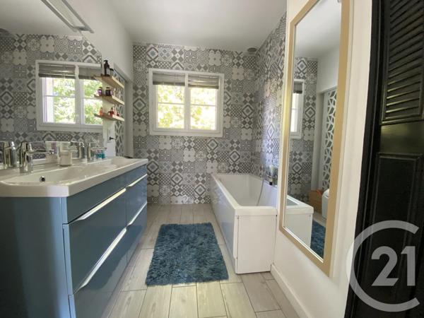Maison à vendre  7 pièces - 244,30 m 2   YERRES  - 91
