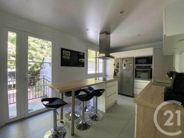 Maison à vendre  7 pièces - 244,30 m 2   YERRES  - 91