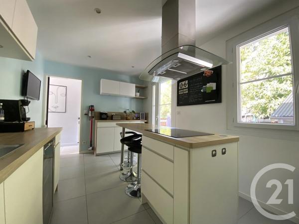 Maison à vendre  7 pièces - 244,30 m 2   YERRES  - 91