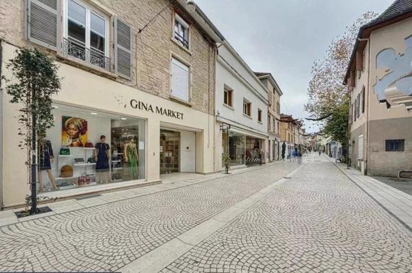 Location Local commercial 1 pièces 115 m2 à Bourgoin-Jallieu