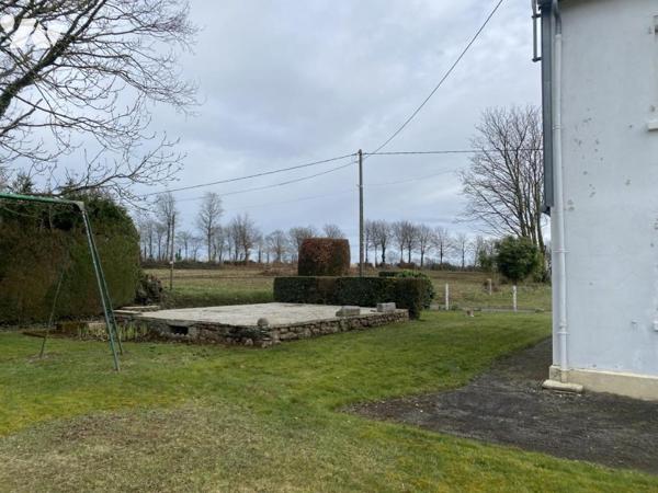 Maison d'habitation avec dépendances