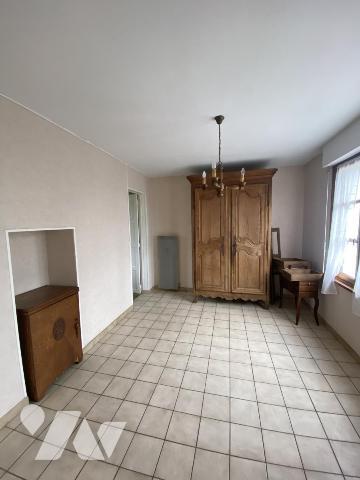 Maison d'habitation avec dépendances