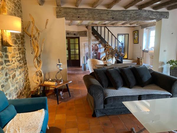 🏡 À vendre – Authentique longère de charme à Voivres-les-le-Mans – Proximité Le Mans, autoroute & circuit