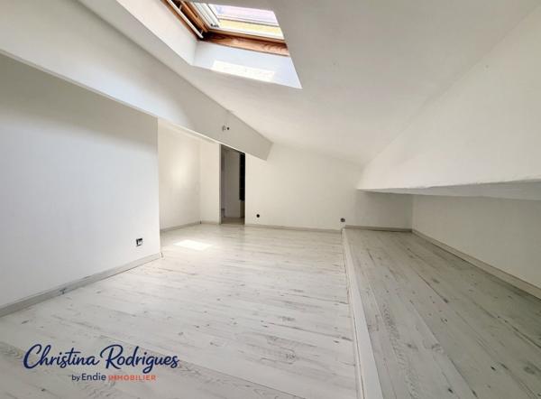 LORGUES APPARTEMENT T4 EN DUPLEX
