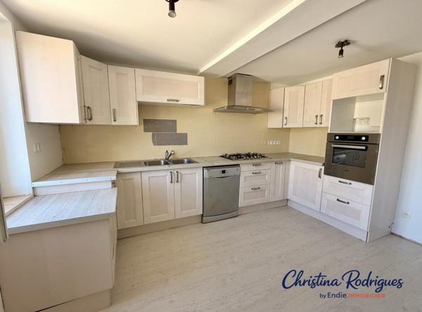 LORGUES APPARTEMENT T4 EN DUPLEX