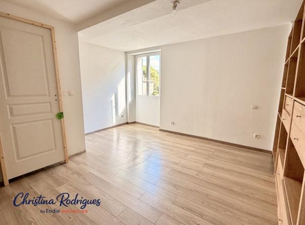 LORGUES APPARTEMENT T4 EN DUPLEX