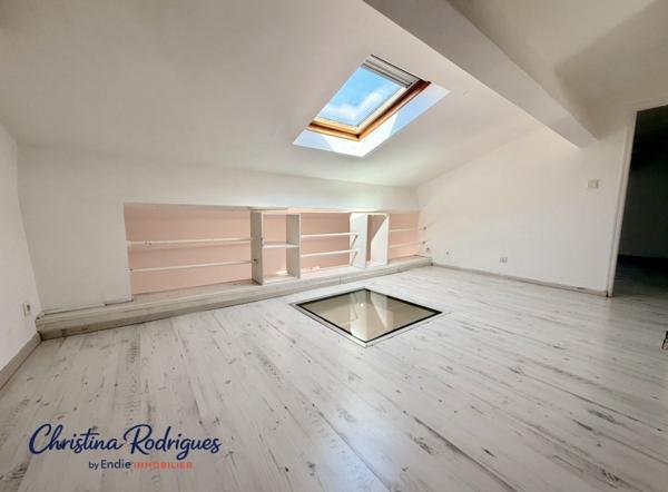 LORGUES APPARTEMENT T4 EN DUPLEX