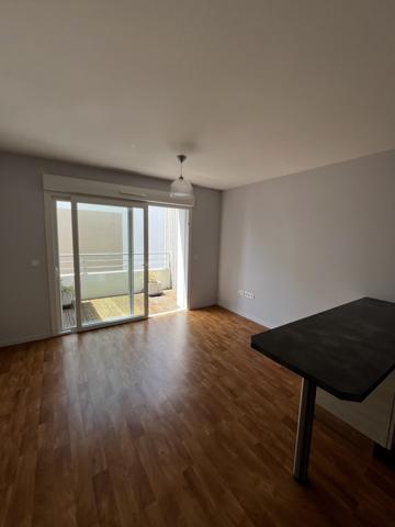 T2 avec terrasse et place de stationnement quartier les Minimes