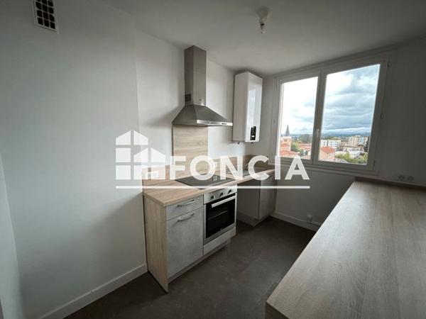 Location Appartement 2 pièces 39.6 m² - 80,82,AV.DE LA LIBERATION Le Coteau 42120