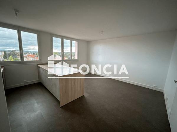 Location Appartement 2 pièces 39.6 m² - 80,82,AV.DE LA LIBERATION Le Coteau 42120