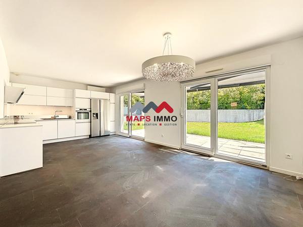 Maison
                                                                                                                                                                                                                                                                                                                        6 pièce(s)                                                                                                                                                                                                          3 chambre(s)                                                                                                                                                                                                          115  m²