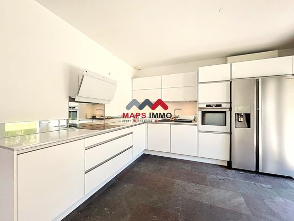 Maison
                                                                                                                                                                                                                                                                                                                        6 pièce(s)                                                                                                                                                                                                          3 chambre(s)                                                                                                                                                                                                          115  m²