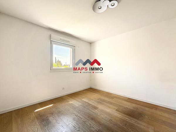 Maison
                                                                                                                                                                                                                                                                                                                        6 pièce(s)                                                                                                                                                                                                          3 chambre(s)                                                                                                                                                                                                          115  m²