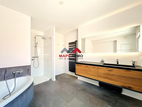 Maison
                                                                                                                                                                                                                                                                                                                        6 pièce(s)                                                                                                                                                                                                          3 chambre(s)                                                                                                                                                                                                          115  m²