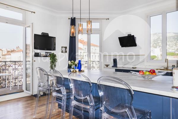 Appartement
                                                                                                                                                                                                                                                                                                                        4 pièce(s)                                                                                                                                                                                                          2 chambre(s)                                                                                                                                                                                                          130  m²