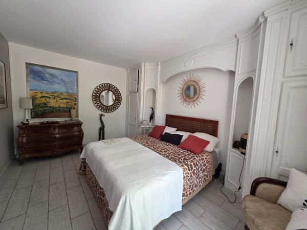 Maison
         6 pièces
        - 180 m² Bien prestige 976 000 € *