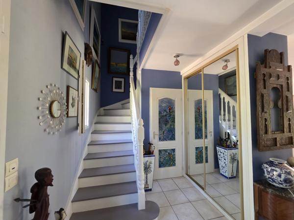 Maison
         6 pièces
        - 180 m² Bien prestige 976 000 € *