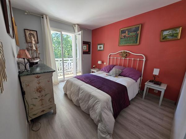 Maison
         6 pièces
        - 180 m² Bien prestige 976 000 € *
