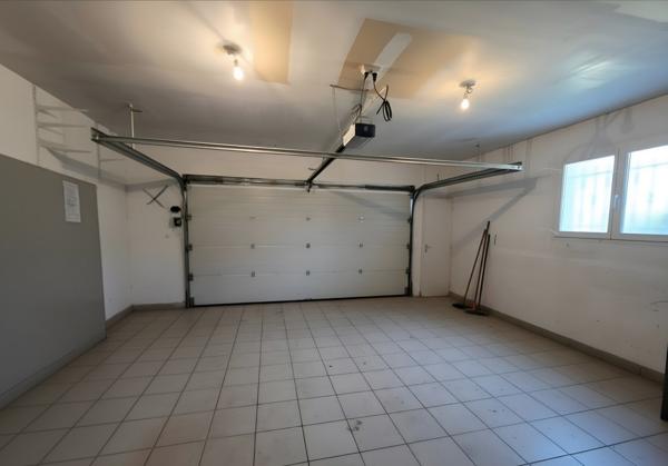 Maison
         6 pièces
        - 180 m² Bien prestige 976 000 € *