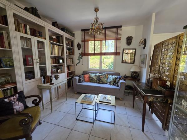 Maison
         6 pièces
        - 180 m² Bien prestige 976 000 € *