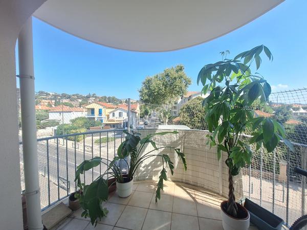 Appartement Hyères T2- 39.45m² - Balcon - Stationnement