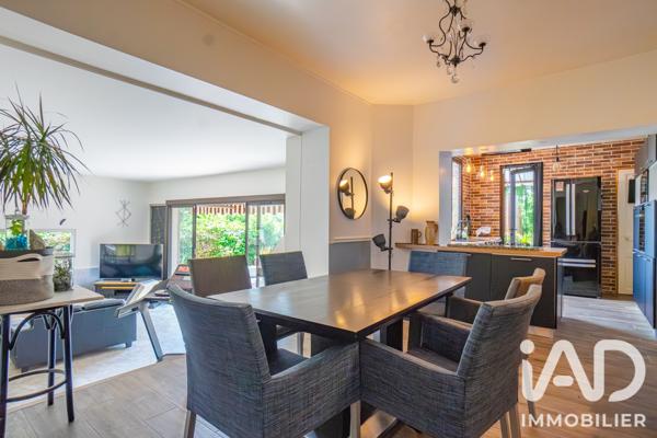 Maison à vendre 9 pièces 218 m² Villecresnes
