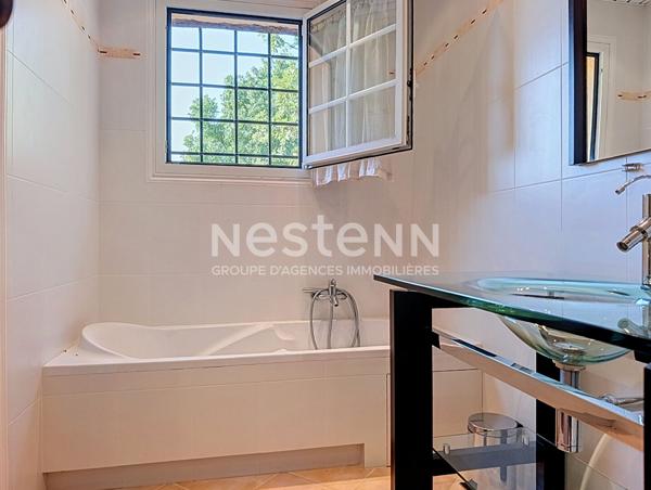 Maison 6 pièces à vendre à Saint Vallier de Thiey - Calme et piscine