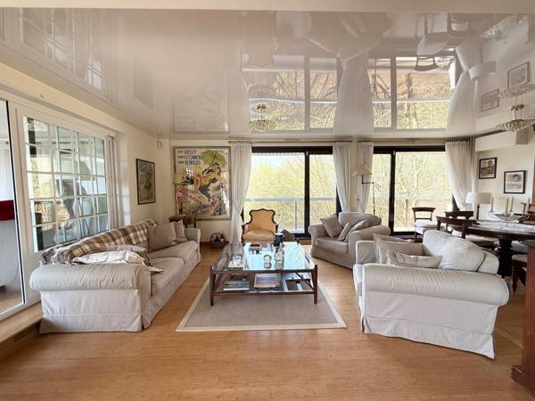 Appartement à CHESNAY ROCQUENCOURT, 78150 - 5 pièces 146m²