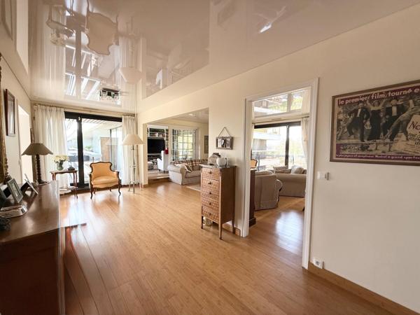 Appartement à CHESNAY ROCQUENCOURT, 78150 - 5 pièces 146m²